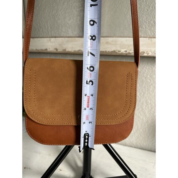 Universal Thread Crossbody Bag Womens Brown/Tan Purse Zip Closure Faux Suede - Picture 9 of 10